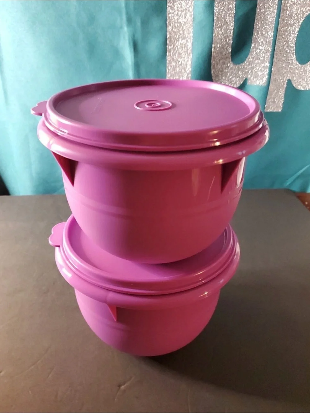 Tupperware Ultimate Mixing Bowls Set of 2 Purple with Matching Seal 5 Cup New